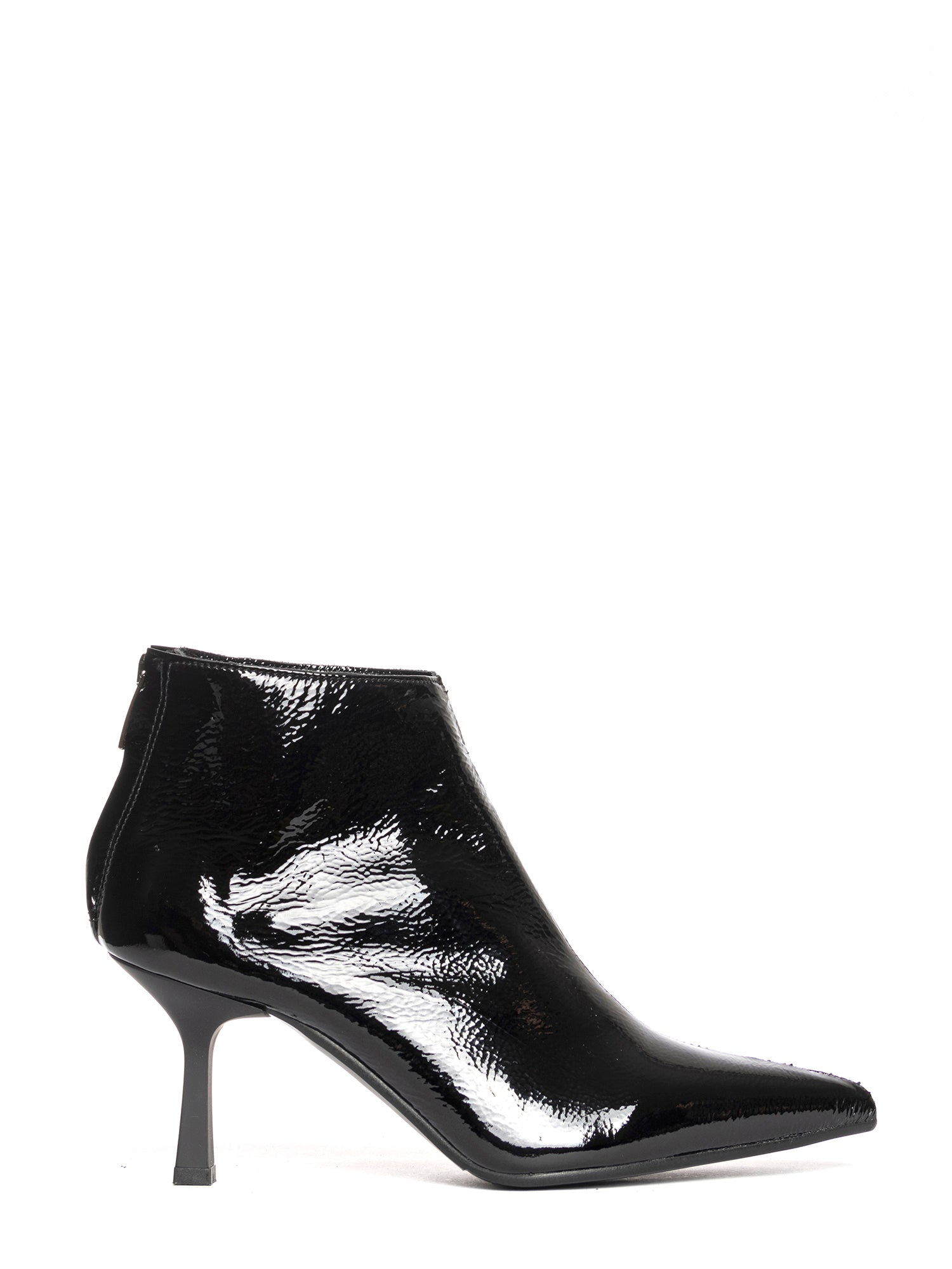 Amina Tronchetti in naplak nero