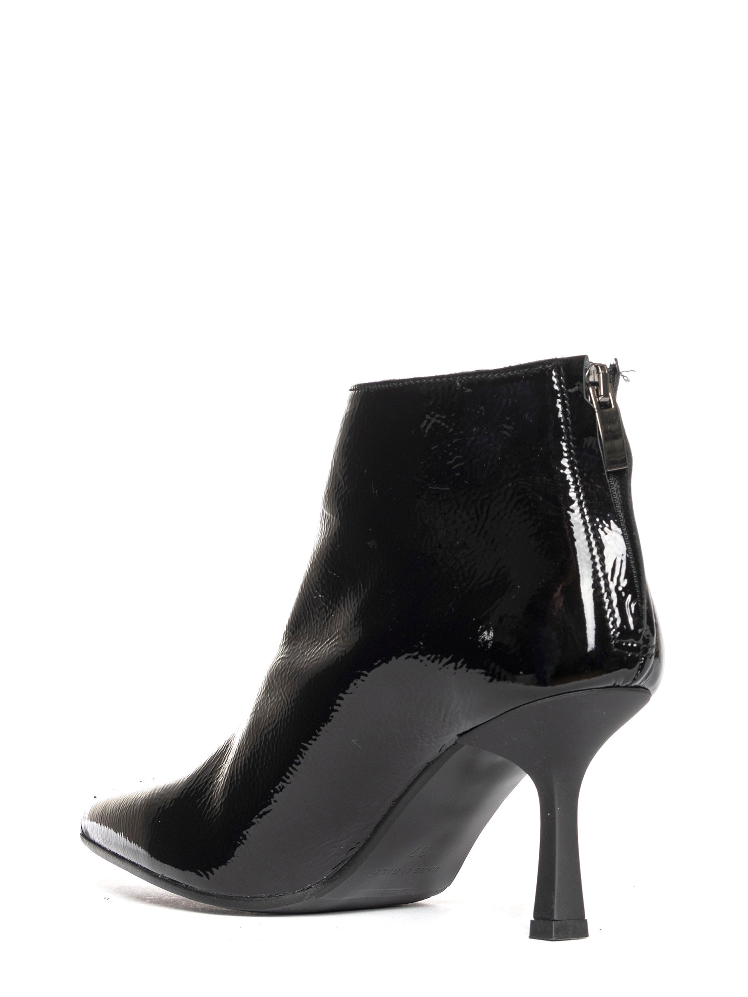 Amina Tronchetti in naplak nero