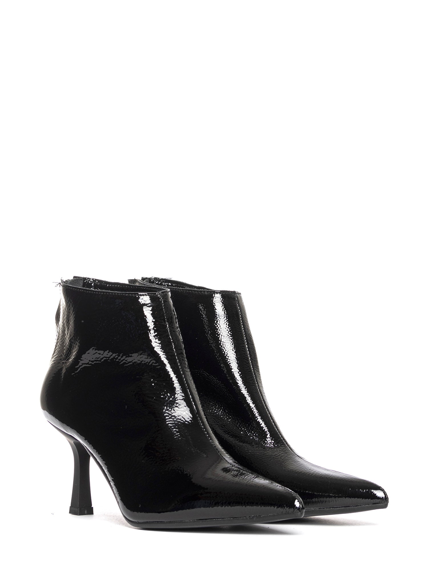 Amina Tronchetti in naplak nero