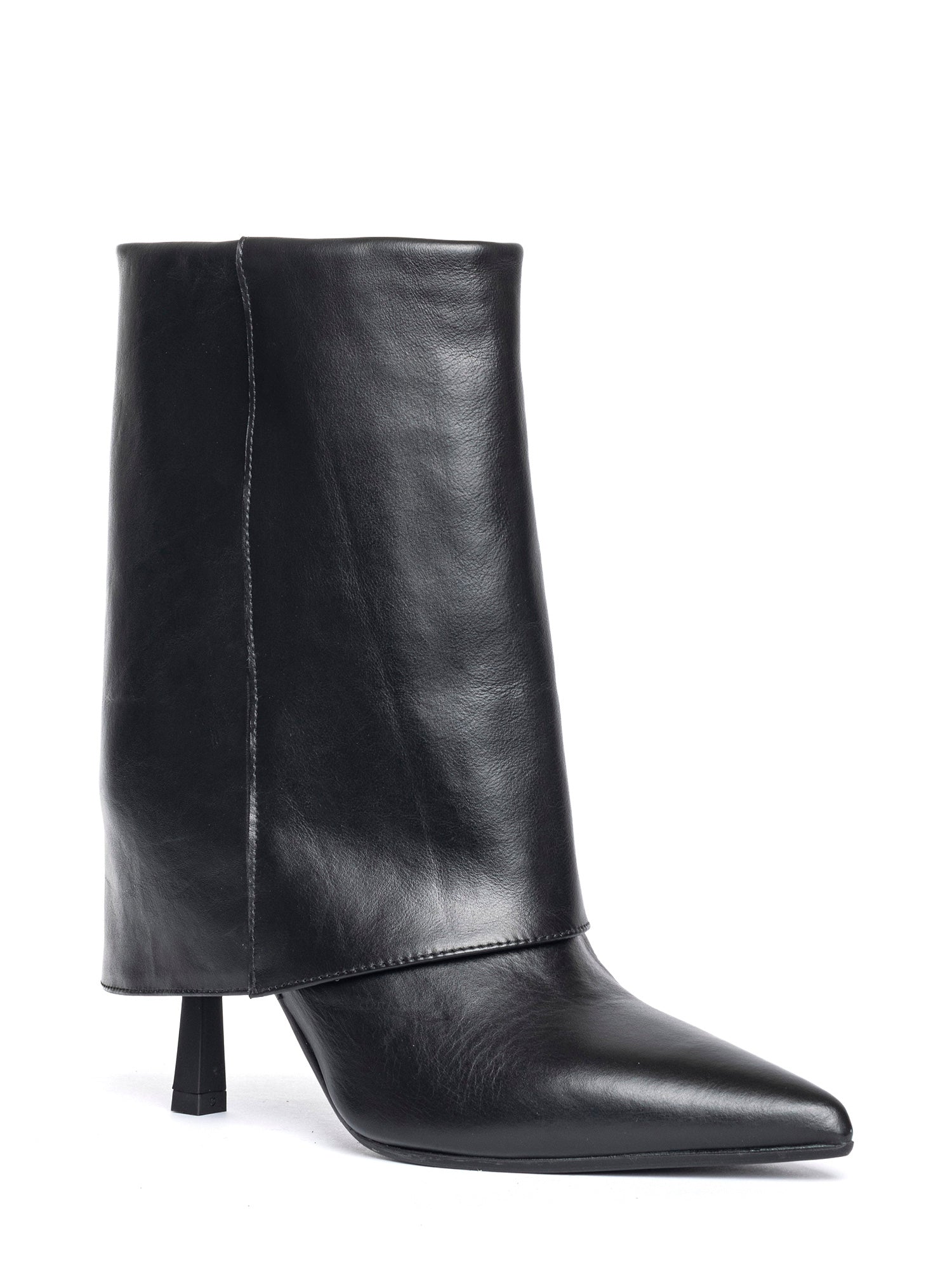Angelica Tronchetti in vitello nero