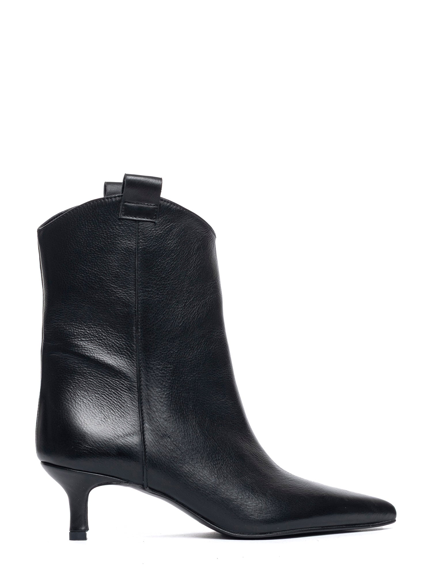 Charlotte Tronchetti in vitello nero
