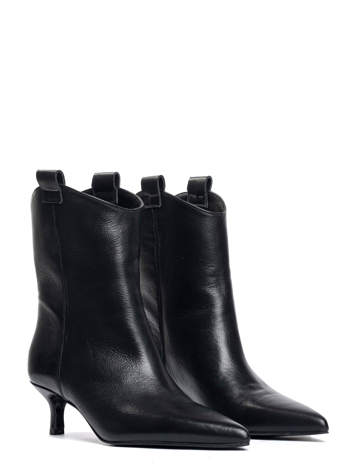 Charlotte Tronchetti in vitello nero