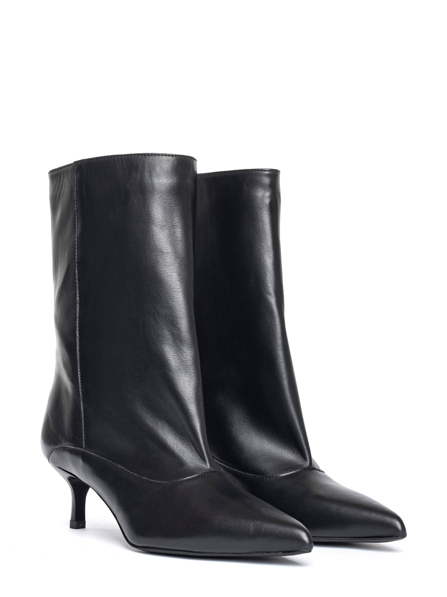 Dana Tronchetti in vitello nero