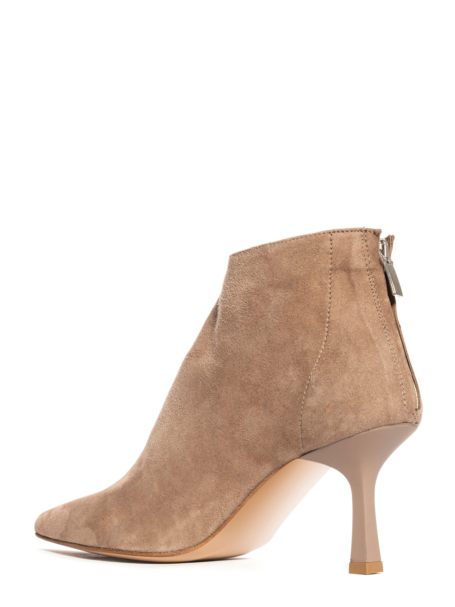 Elise Tronchetti in camoscio rosa antico