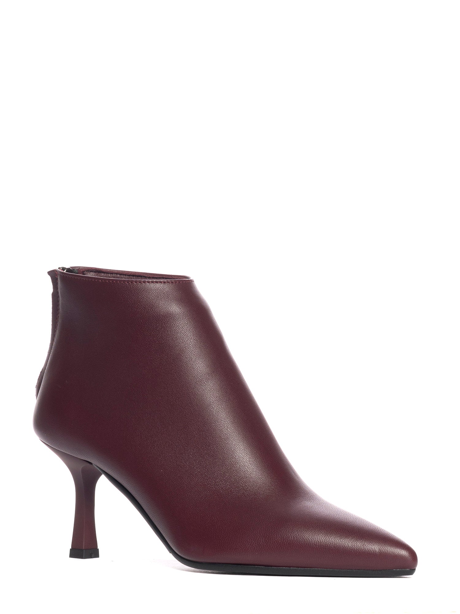 Elise Tronchetti in nappa bordeaux