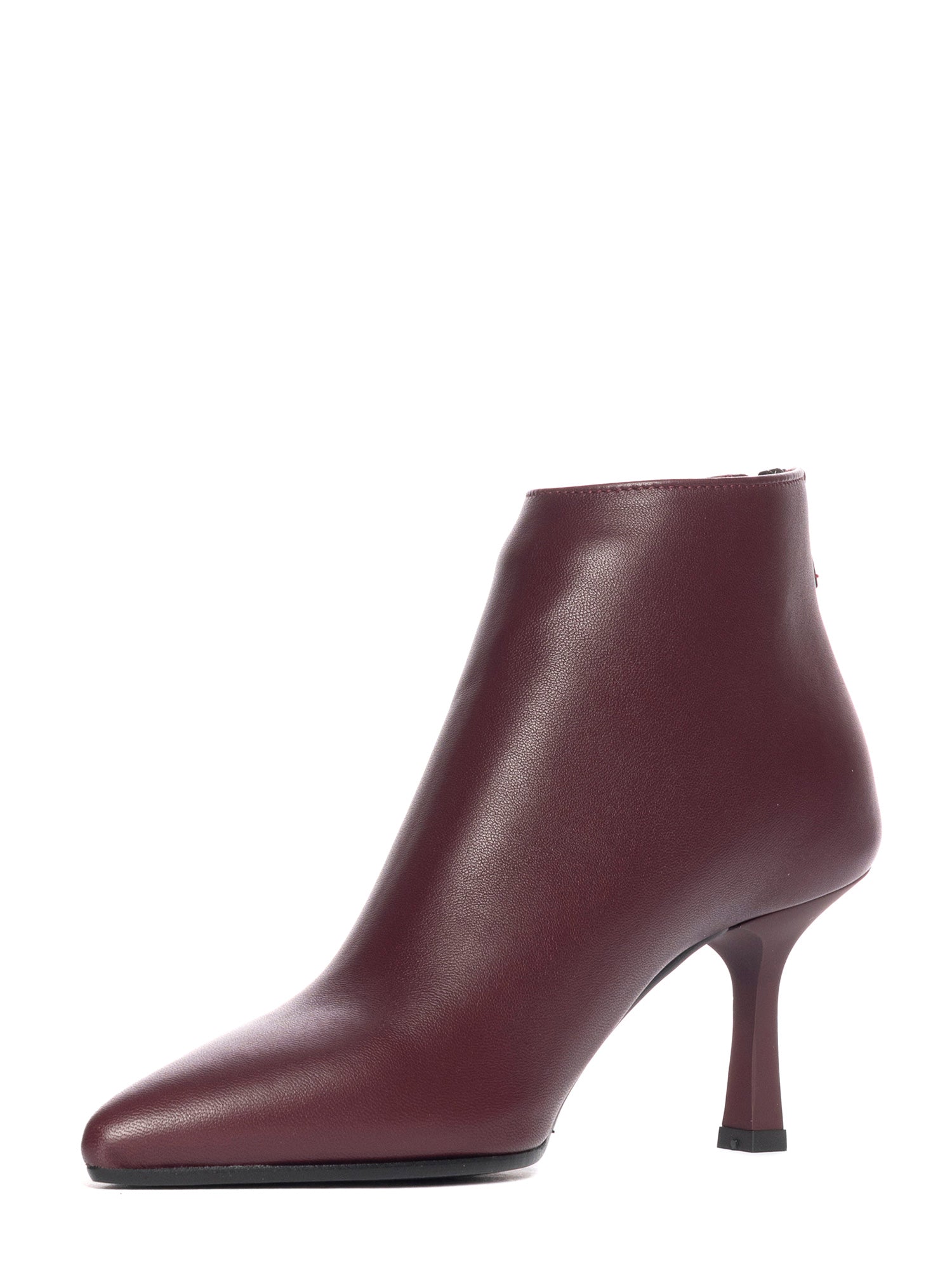 Elise Tronchetti in nappa bordeaux