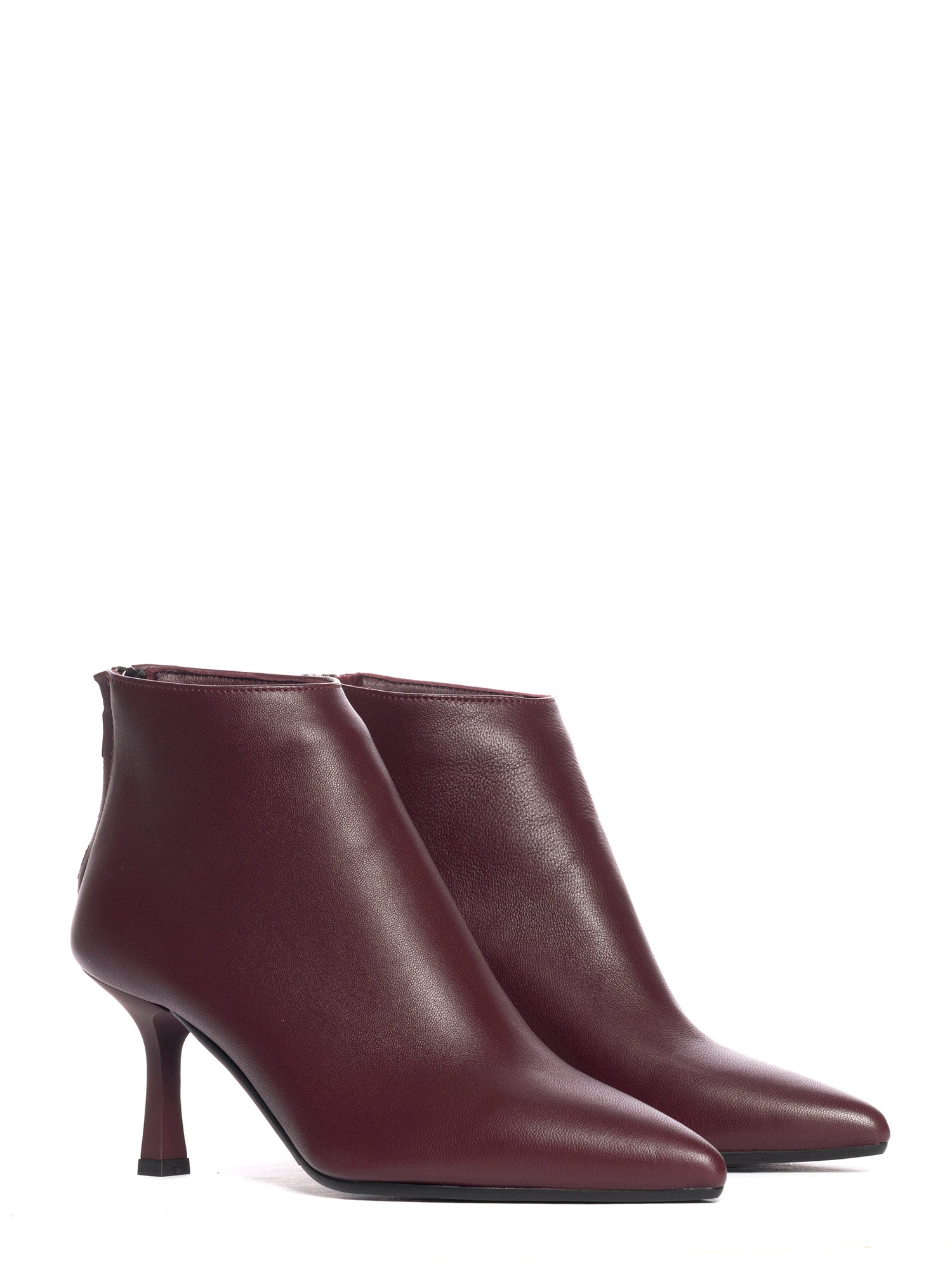 Elise Tronchetti in nappa bordeaux