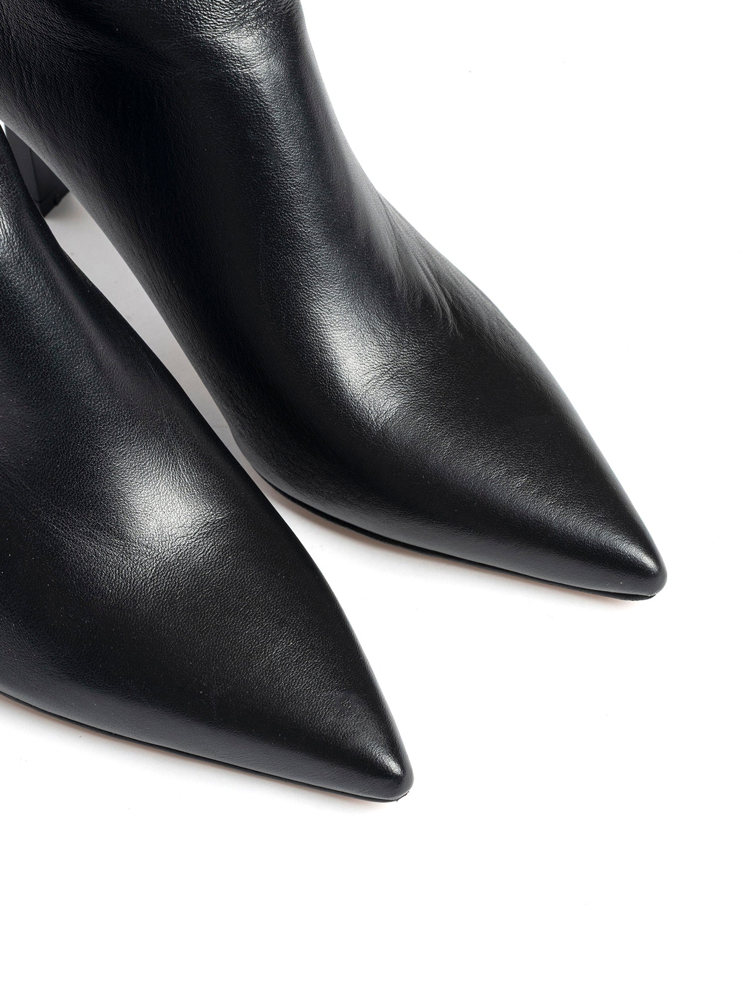 Elise Tronchetti in nappa nero