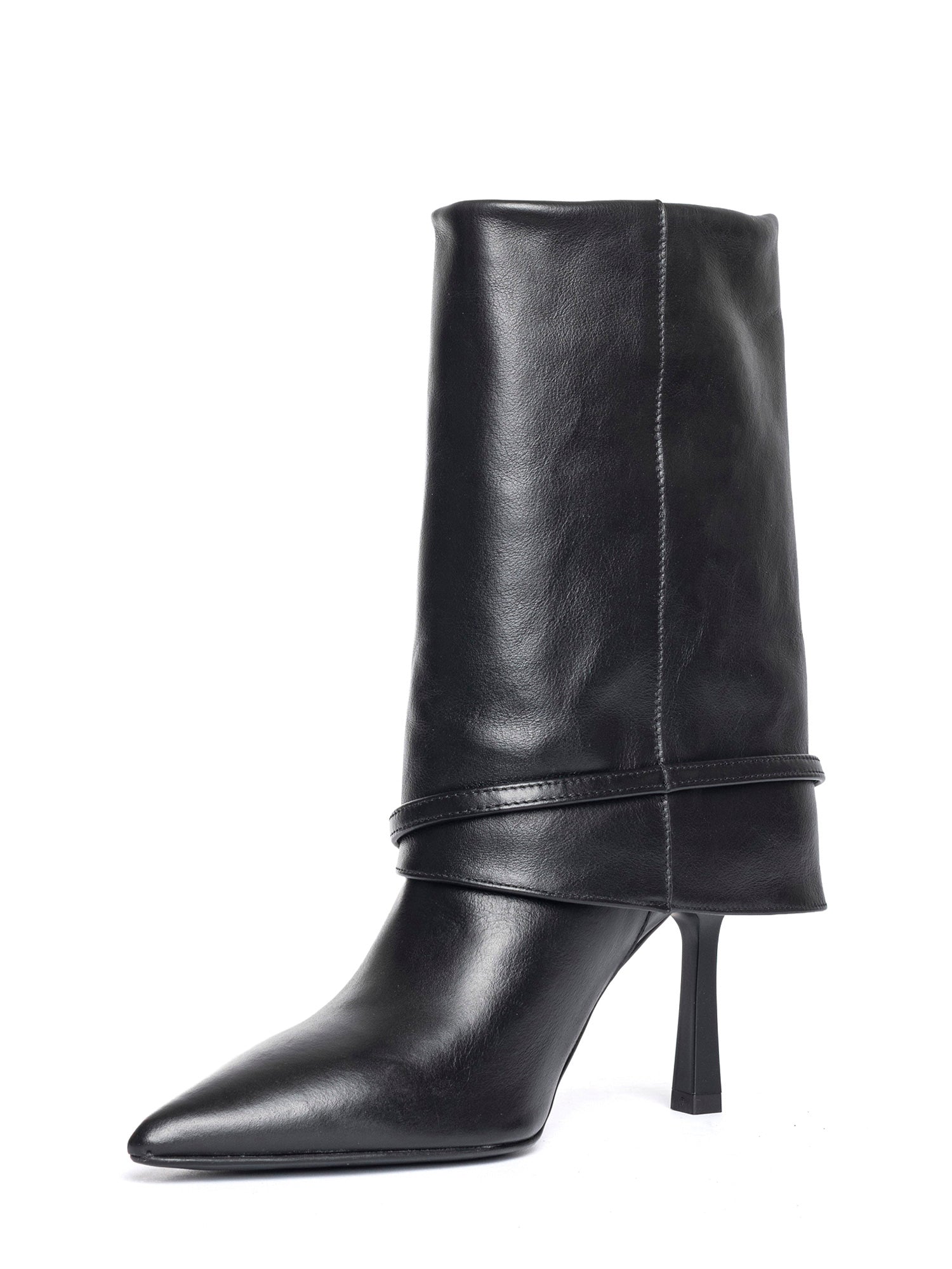 Karen Tronchetti in vitello nero