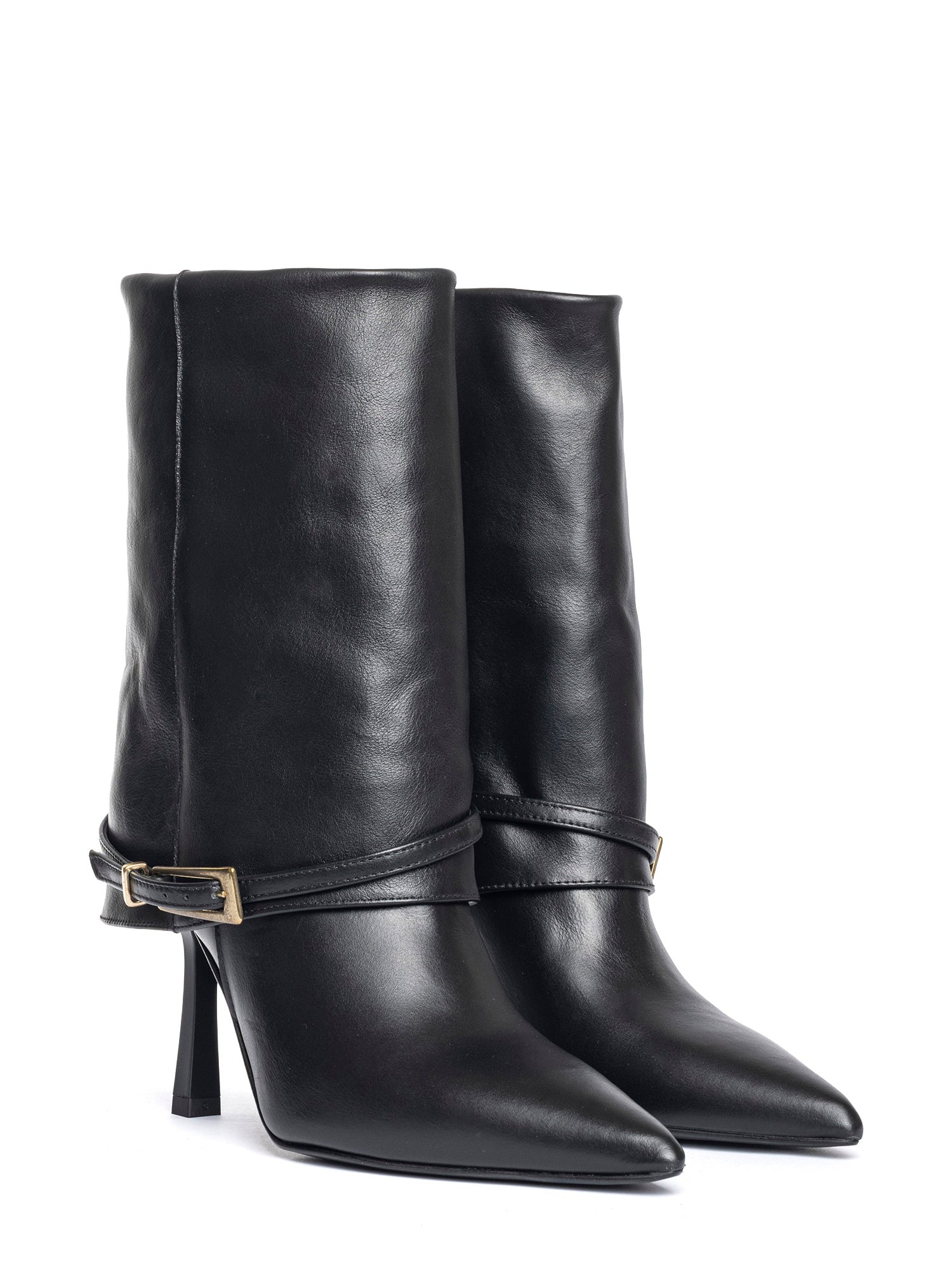 Karen Tronchetti in vitello nero