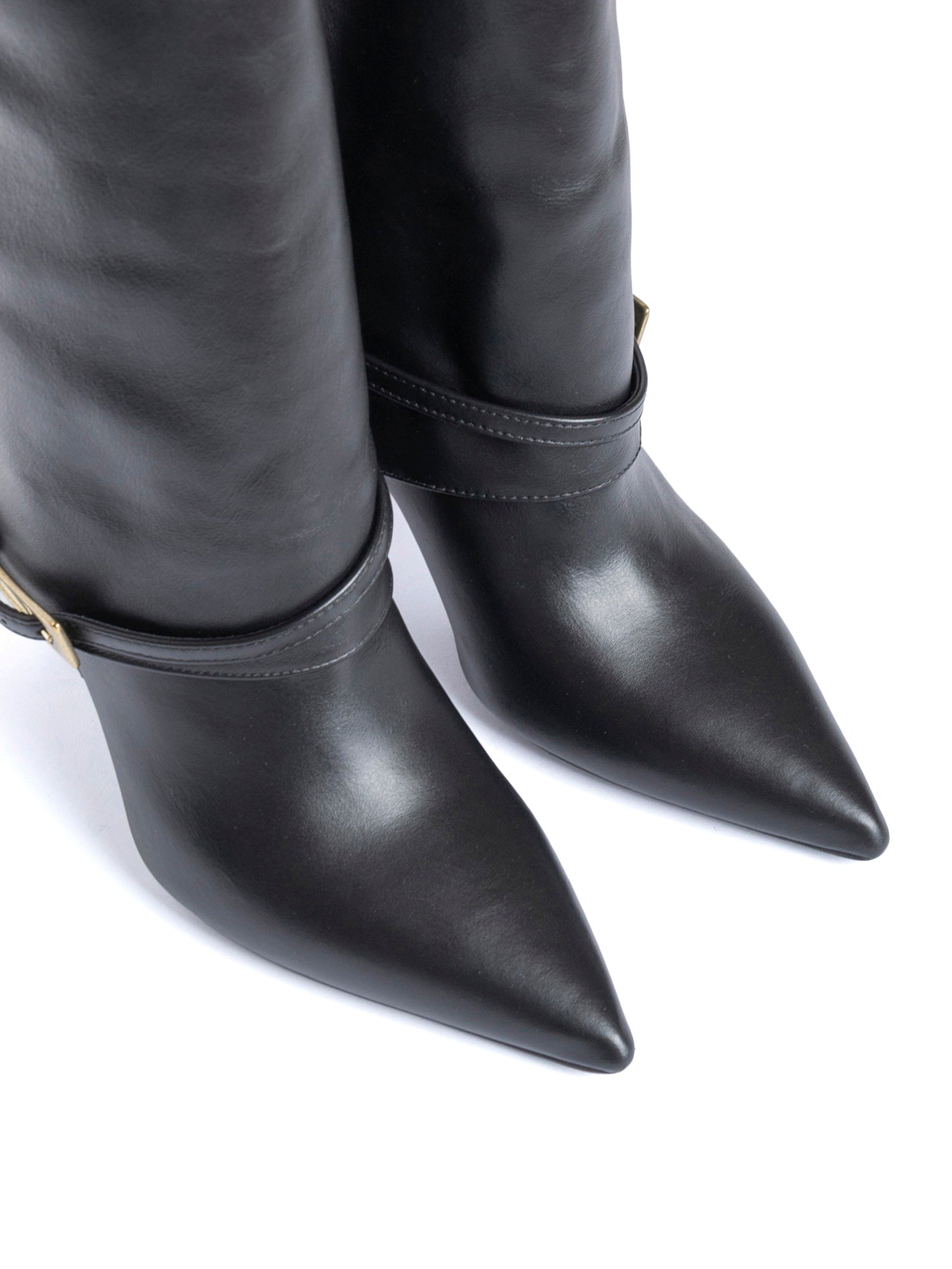 Karen Tronchetti in vitello nero
