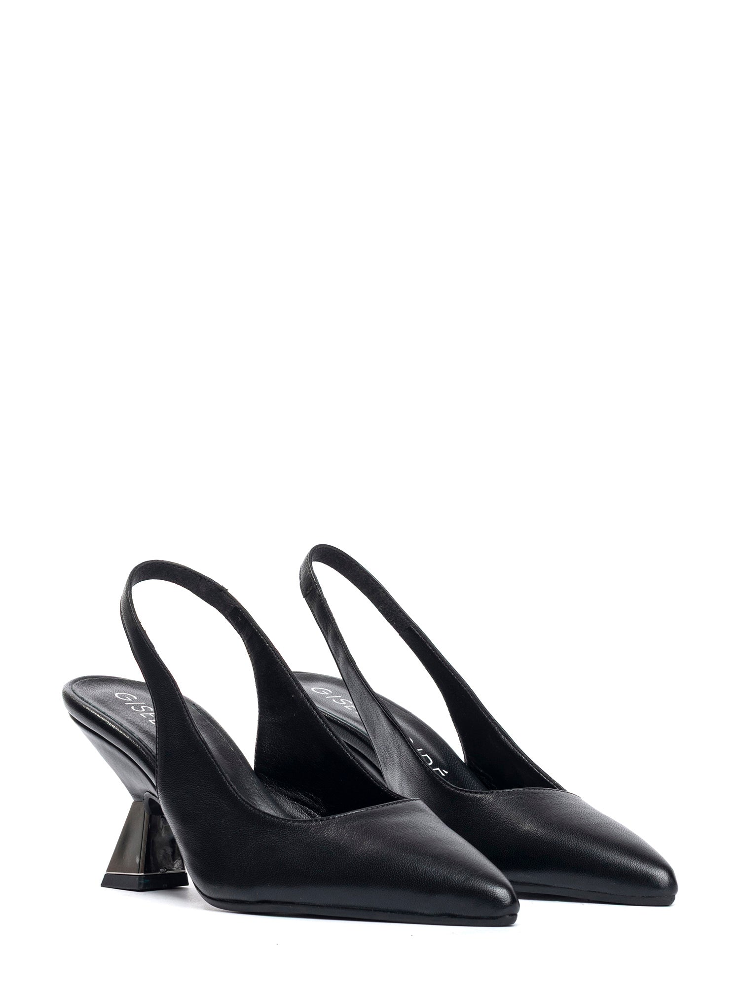 Lia Chanel in nappa nero