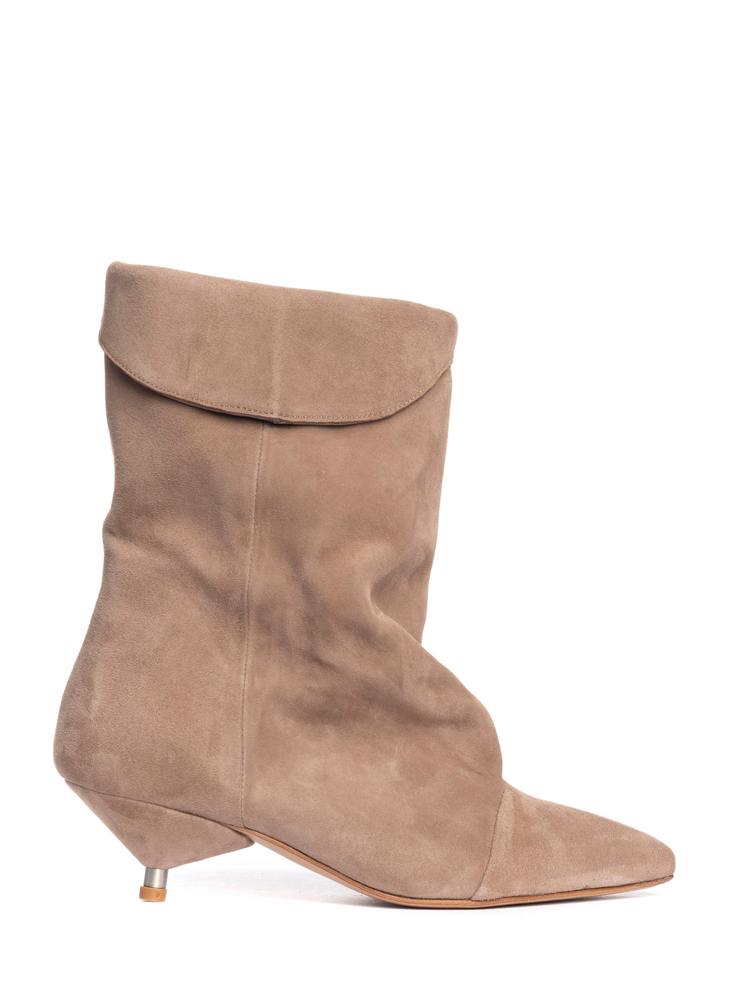 Miriam Tronchetti in camoscio rosa antico