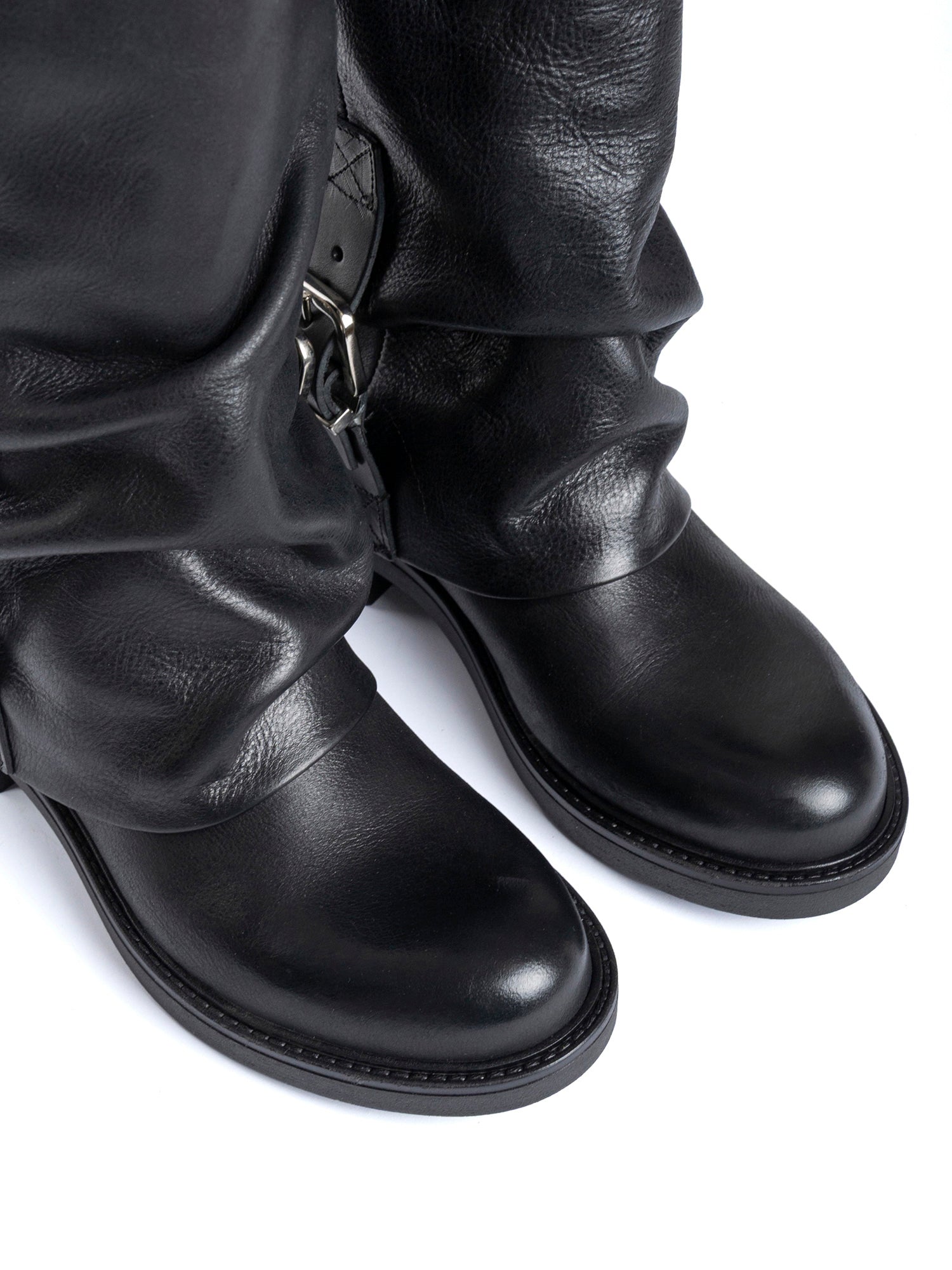 Momo Biker in vitello nero